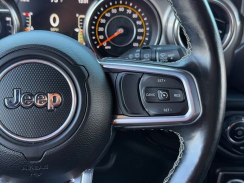 Used 2020 Jeep Wrangler Unlimited Sahara w/ Cold Weather Group AWD/4WD image 18