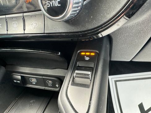 Used 2023 Kia Telluride S image 42