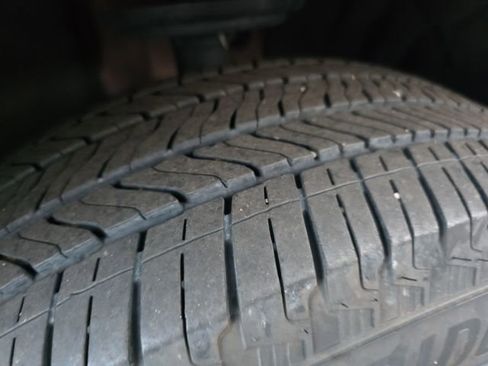 Used 2025 Chevrolet Traverse LT image 27