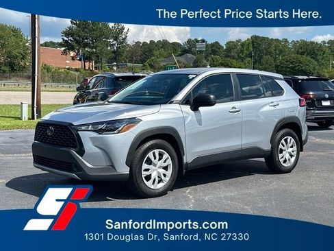 Used 2025 Toyota Corolla Cross L FWD image 1