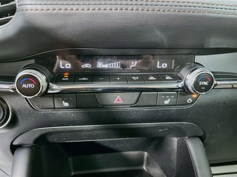 Used 2024 MAZDA MAZDA3 s FWD image 21