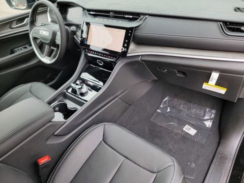 New 2026 Jeep Grand Cherokee L Limited AWD/4WD image 25