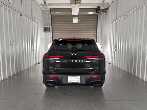 Certified 2026 INFINITI QX60 Luxe w/ Cargo Package FWD image 5