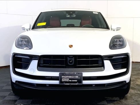 Used 2025 Porsche Macan image 10