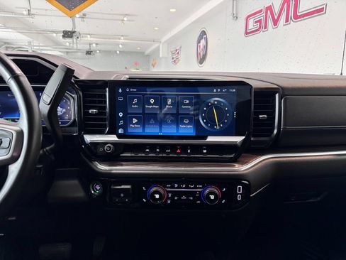 Certified 2025 Chevrolet Silverado 1500 LT AWD/4WD image 19
