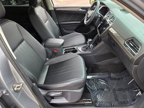 Used 2023 Volkswagen Tiguan SE FWD image 20