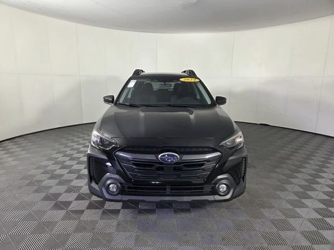 Used 2024 Subaru Outback Premium AWD/4WD image 3