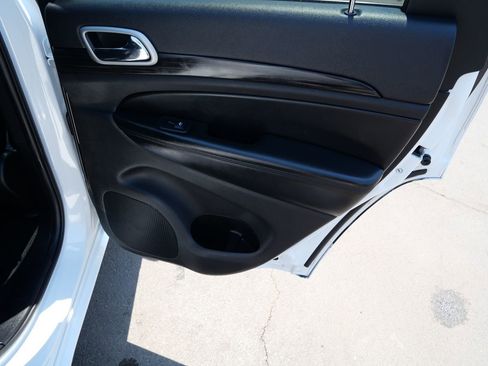 Used 2019 Jeep Grand Cherokee Altitude AWD/4WD image 27