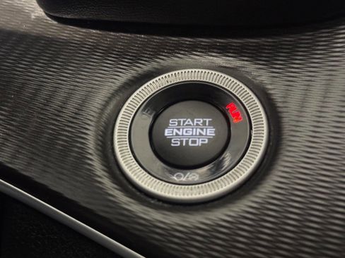 Used 2023 Jeep Grand Cherokee Laredo w/ Luxury Tech Group I image 34