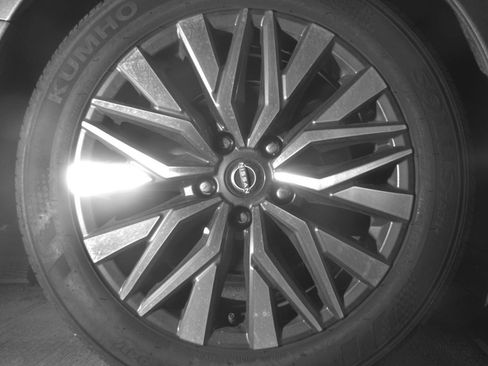 Used 2025 Nissan Altima 2.5 SV FWD image 18