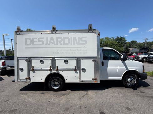 Used 2016 Chevrolet Express 3500 RWD image 6