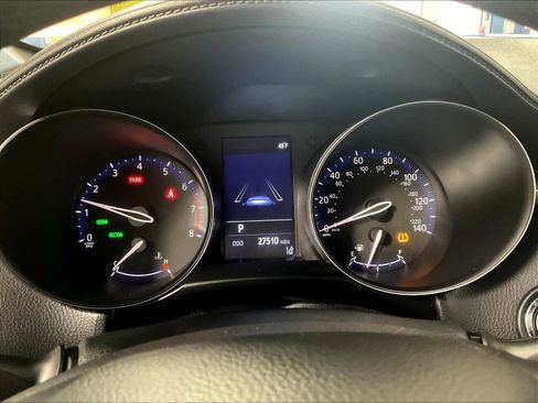 Used 2019 Toyota C-HR XLE image 24