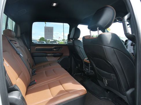 Used 2022 RAM 1500 Limited AWD/4WD image 16
