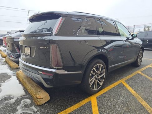 Used 2026 Cadillac Vistiq Sport image 8