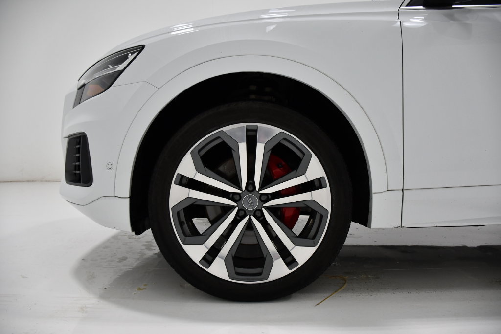 Used 2019 Audi Q8 Premium Plus w/ Premium Plus AWD/4WD image 7