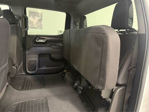 Used 2025 Chevrolet Silverado 1500 LT AWD/4WD image 16