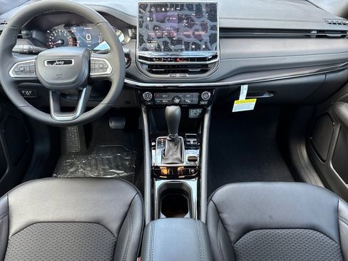 New 2026 Jeep Compass Latitude image 12