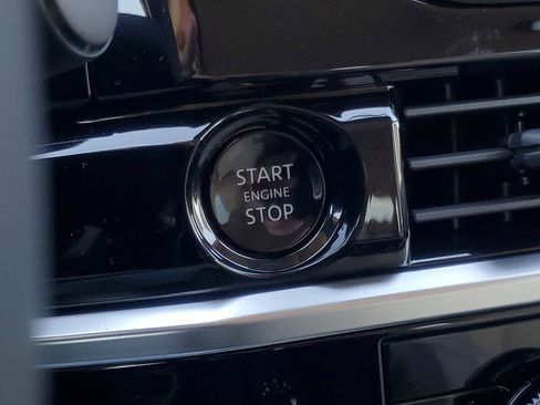 New 2025 Nissan Pathfinder SL image 18