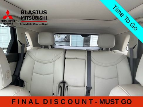 Used 2020 Cadillac XT5 Premium Luxury w/ LPO, Floor Liner Package AWD/4WD image 40