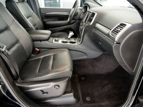 Used 2018 Jeep Grand Cherokee Limited AWD/4WD image 30