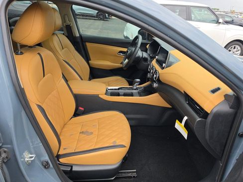 Used 2025 Nissan Sentra SV w/ SV Premium Package FWD image 5