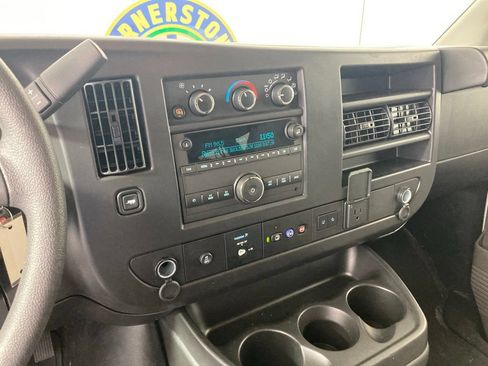 Used 2025 Chevrolet Express 3500 LT w/ LT Preferred Equipment Group RWD image 2