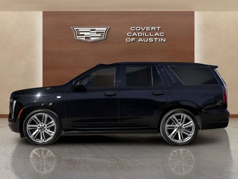 Used 2025 Cadillac Escalade Sport Platinum AWD/4WD image 2