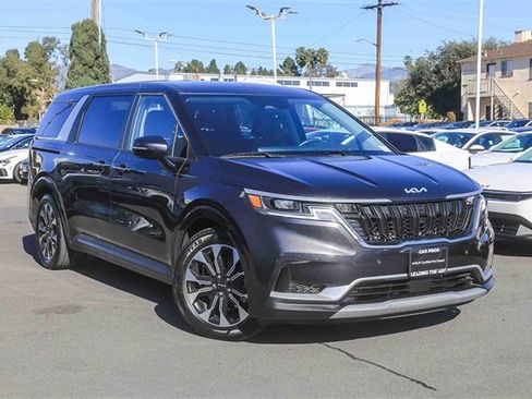 Certified 2024 Kia Carnival EX image 2