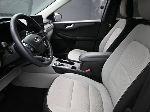Used 2023 Ford Escape Active w/ Tech Pack #2 AWD/4WD image 16