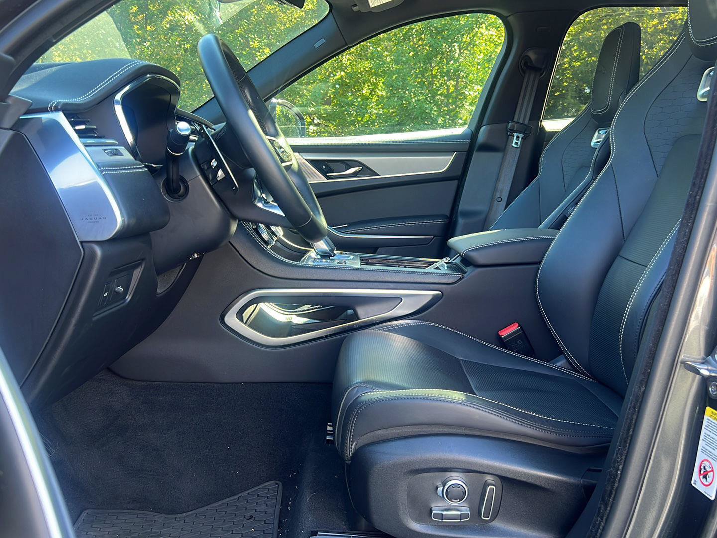 Certified 2026 Jaguar F-PACE R-Dynamic S AWD/4WD image 21