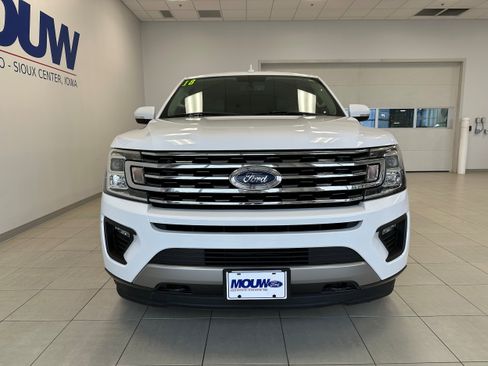 Used 2018 Ford Expedition Max XLT w/ Equipment Group 202A image 3