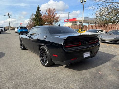 Used 2015 Dodge Challenger SRT Hellcat image 4