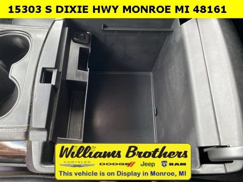 Used 2017 Chevrolet Suburban LT image 21