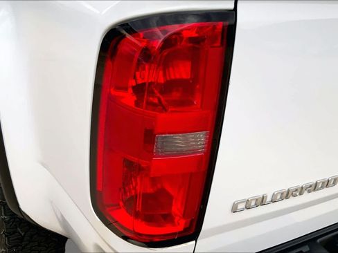 Used 2018 Chevrolet Colorado ZR2 w/ ZR2 Dusk Special Edition AWD/4WD image 28