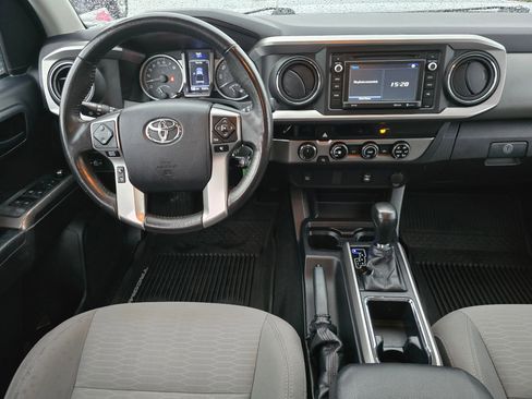 Used 2017 Toyota Tacoma SR5 image 13