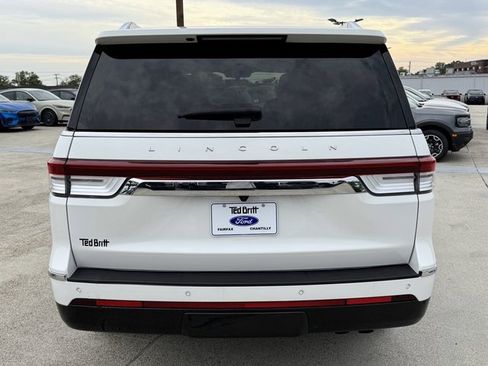 Used 2022 Lincoln Navigator Reserve w/ Monochromatic Package image 9