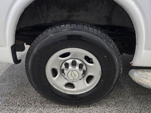 Used 2020 Chevrolet Express 2500 w/ Driver Convenience Package RWD image 28