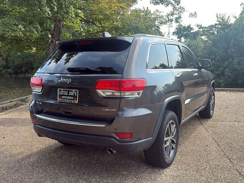Used 2018 Jeep Grand Cherokee Limited AWD/4WD image 3