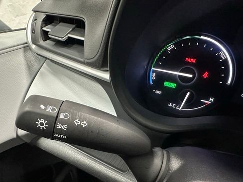 Used 2025 Toyota Sienna LE image 21