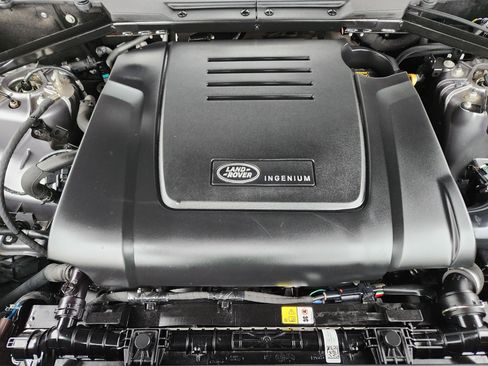 Used 2024 Land Rover Defender 110 S image 9