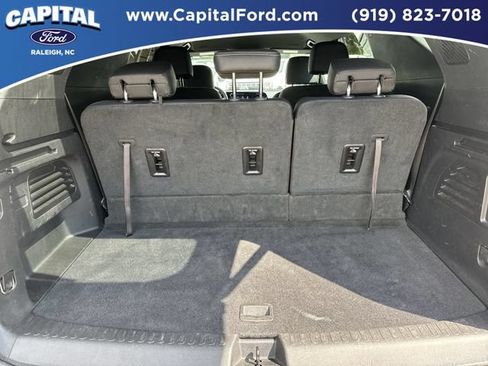 Used 2025 Chevrolet Traverse LT w/ Midnight/Sport Edition FWD image 16