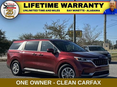Used 2024 Kia Carnival LX image 1
