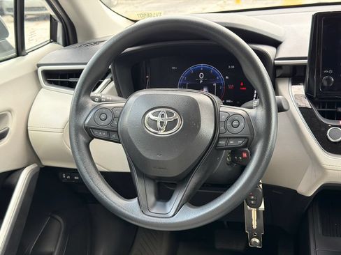 Used 2026 Toyota Corolla Cross L FWD image 28