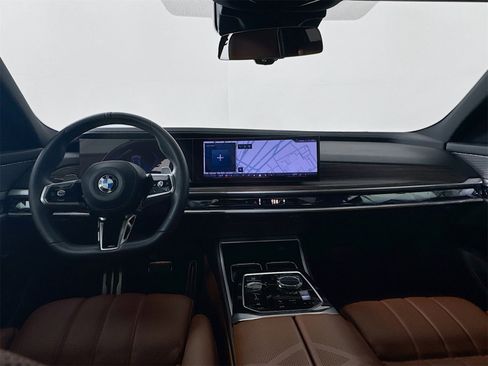 Used 2023 BMW 760i xDrive w/ Luxury Rear Seating Package image 22