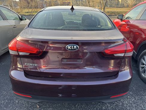 Used 2017 Kia Forte LX image 12