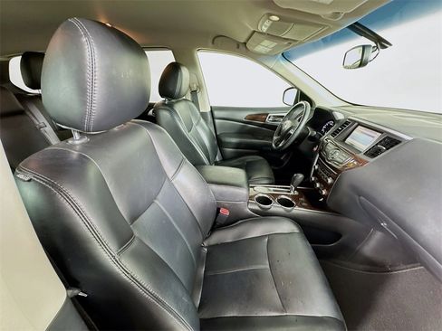 Used 2015 Nissan Pathfinder SL image 29