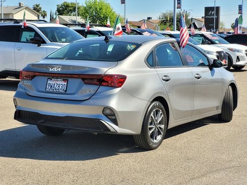 Used 2023 Kia Forte LXS FWD image 5