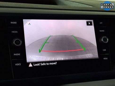 Used 2022 Volkswagen Taos SE image 4