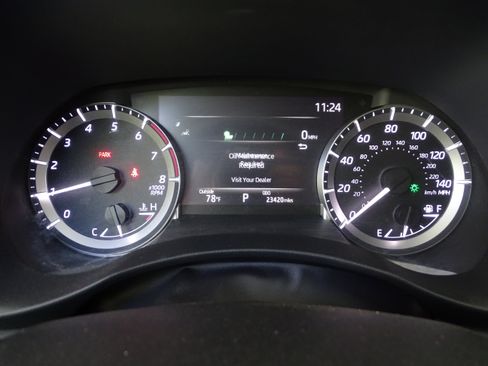 Used 2024 Toyota Highlander XLE image 6