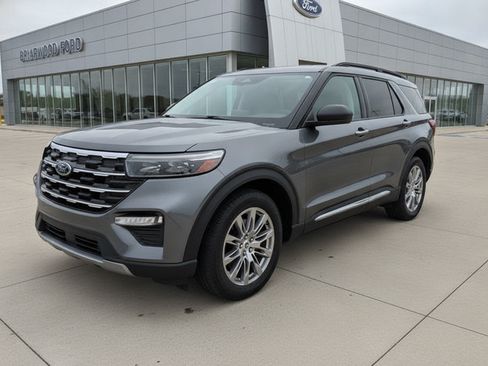 Used 2025 Ford Explorer Active w/ Active Comfort Package AWD/4WD image 1